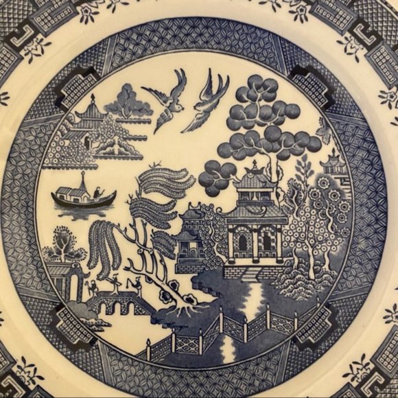 Vintage (1980s) Churchill China Blue Willow 10" diameter plate - Picture 3 of 11